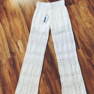 Monoreno White Crochet Floral Lace Pants
